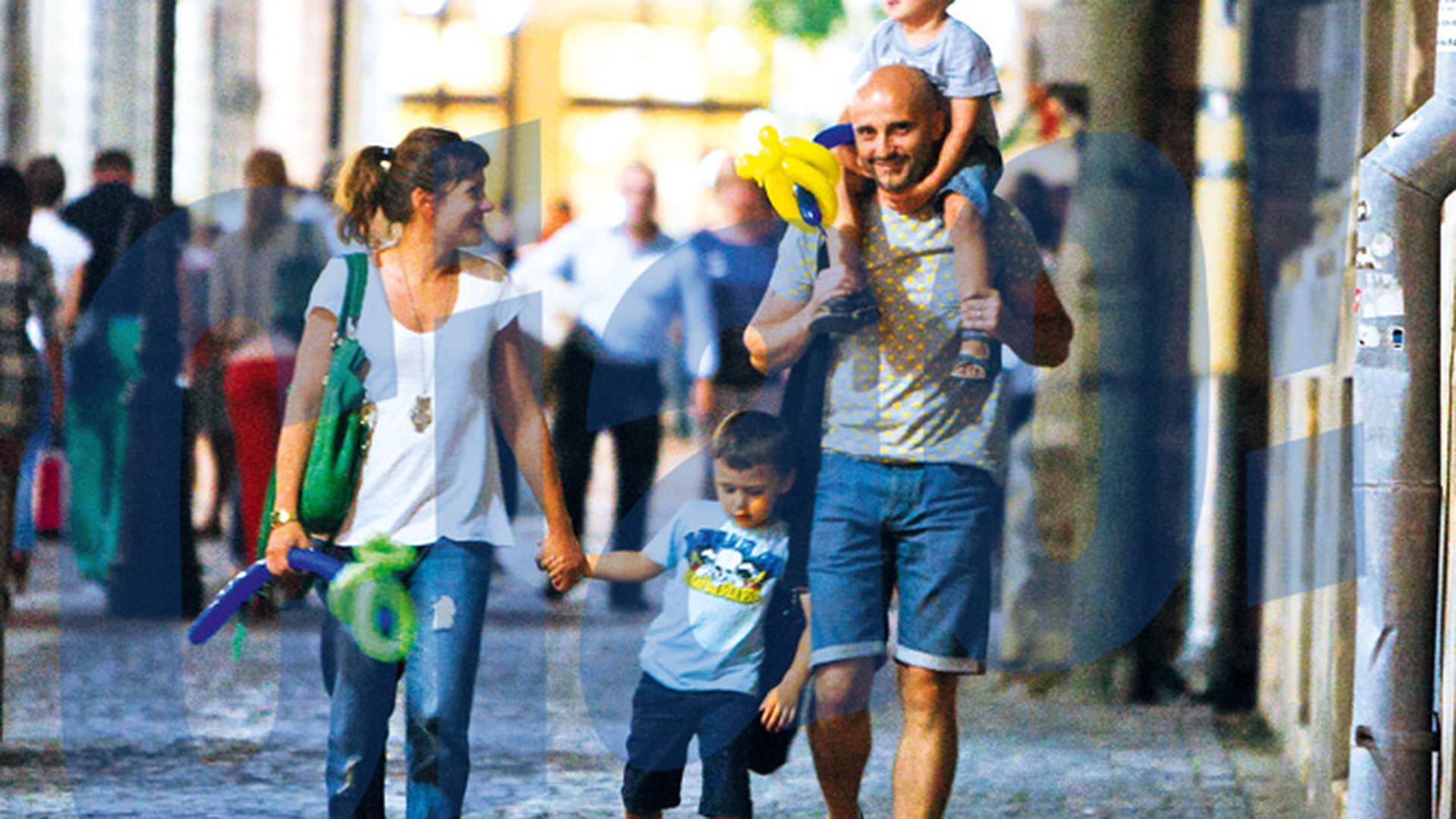 "Ieseala" in formula de patru! Familia Goia a luat cu asalt Centrul Vechi