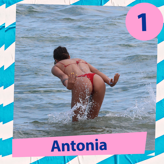 Top 30 vedete care se hârjonesc în apă în cele mai sexy poziții. Ce locuri ocupă Ramona Olaru, Antonia ori Gina Pistol între “Reginele Splash-urilor”