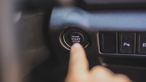 E necesar să încălzești motorul iarna, înainte să pleci? Ce recomandă specialiștii