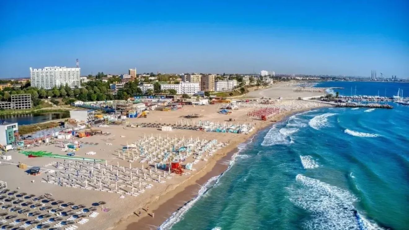 „Litoralul pentru Toți” aduce prețuri mai mici în septembrie. Cât costă 5 nopți la mare