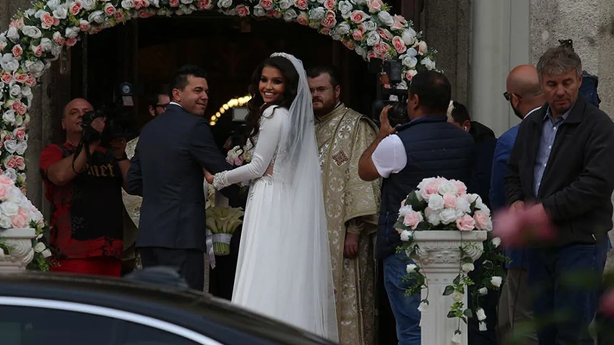 Cum arată mama Sandrei la nunta lui Mutu. Cine e mai sexy, Mariana ori Sandra?