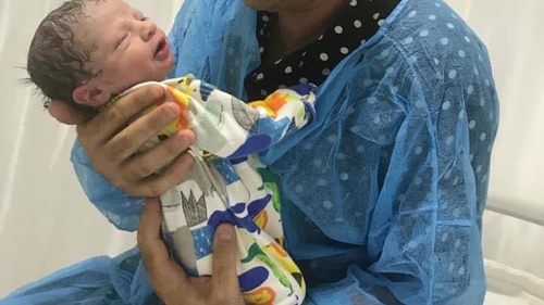 A născut: surpriză în showbiz-ul din România. Prima poză cu bebeluşul