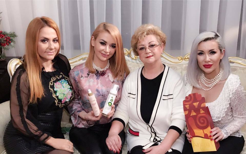 Oana Turcu, la un pas de leşin! Vedetei i  s-a făcut rău la filmări: “Nu mai pot să mă ţin pe picioare… “