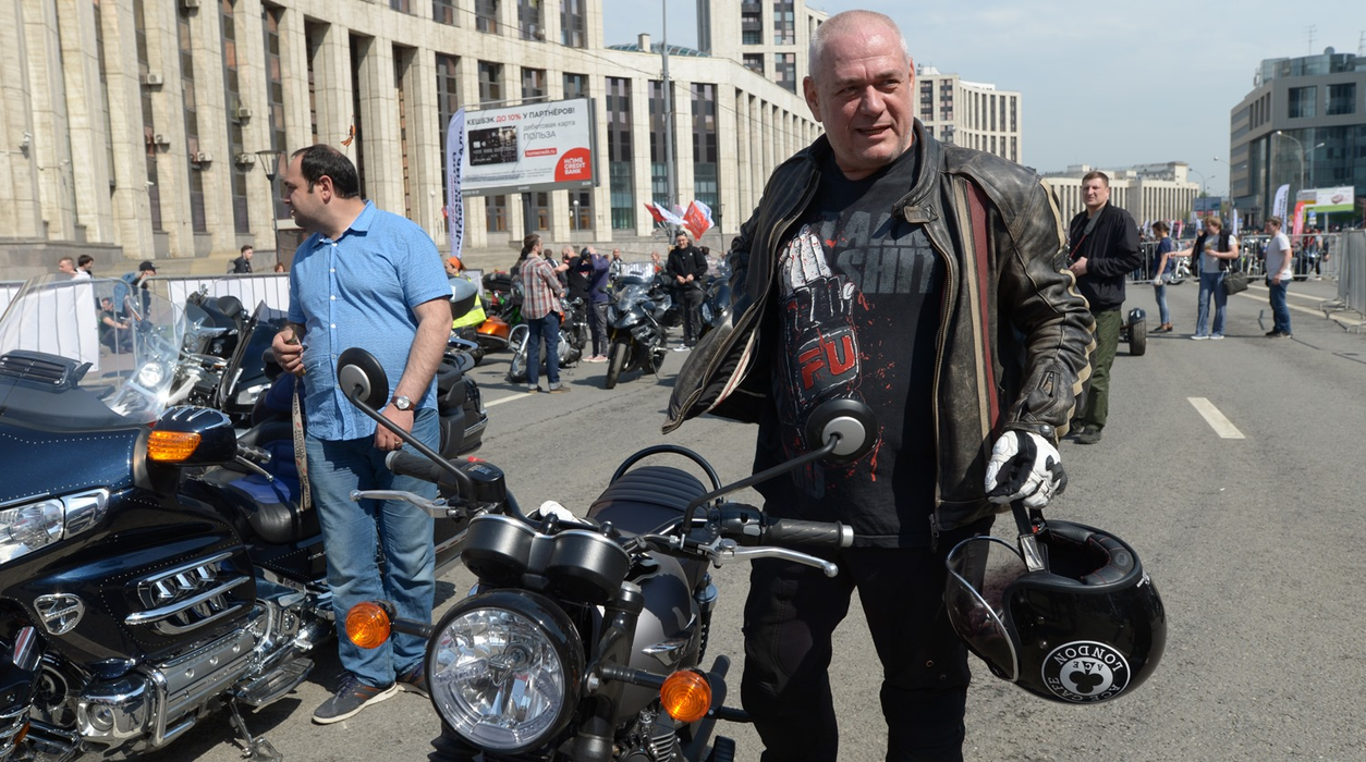 O altă vedetă a murit într-un accident rutier. Prezentatorul TV s-a izbit violent de un gard de beton
