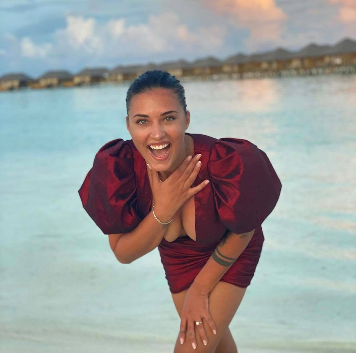 Antonia, imagini de senzație, pe plajele din Maldive