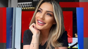 Fata lui Adrian Enache a renunțat la televiziune și la concerte și e pregătită să devină mămică: e cu bagajul la ușă! CANCAN.RO are ultimele vești!