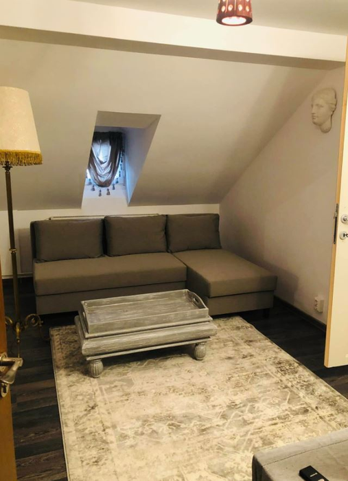 Prețul unui apartament în centrul Capitalei a creat isterie pe Internet! Suma ireală pe care o cere proprietarul: ”La bucătărie, trebuie să stai în genunchi să gătești”