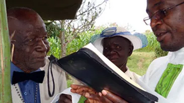 Un barbat s-a insurat la 100 de ani