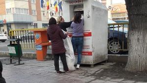 FOTO. Scene halucinante la Filiaşi. Au dat atacul la donaţiile pentru nevoiaşi