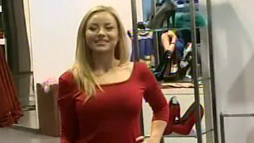 O mai stii pe Anya, blonda care a cantat cu HI-Q? Vezi ce mai face acum!