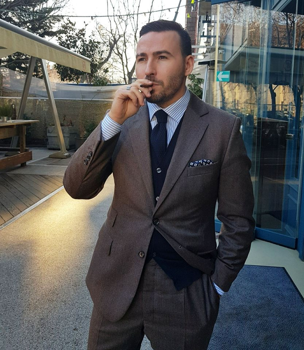 Ea e noua iubită a lui Adrian Cristea! Focoasa blondă are un trup de zeiță și mulți bani în cont