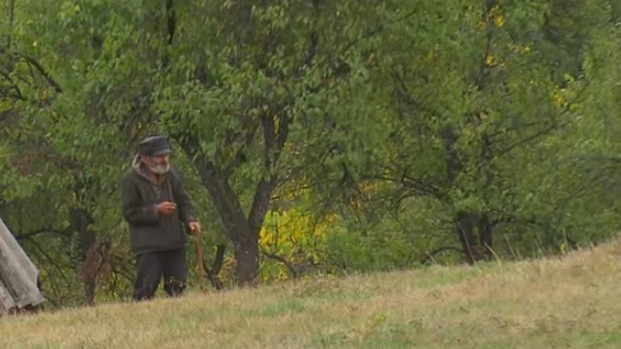 Au murit la un an de la filmări! E cutremurător ce au găsit reporterii TVR în satele izolate din România VIDEO