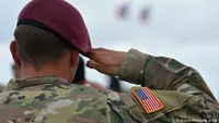 Pretindea că e militar american și lua mii de euro de la femeile îndrăgostite. Bărbatul a fost trimis în judecată