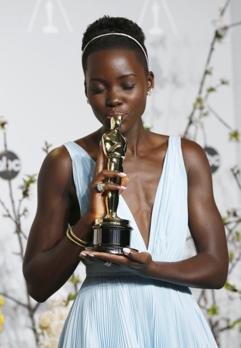 O actriţă de Oscar îl acuză pe Harvey Weinstein că a hărţuit-o la el acasă. În locuinţă se aflau şi copiii producătorului!