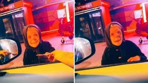 Gestul făcut de Tzancă Uraganu față de o bătrână, pe stradă. I-au dat lacrimile imediat: ”Să-ți trăiască familia!”