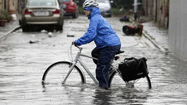 Inundatiile au facut ravagii in Italia, Marea Britanie si Irlanda. Vezi imaginile prapadului!