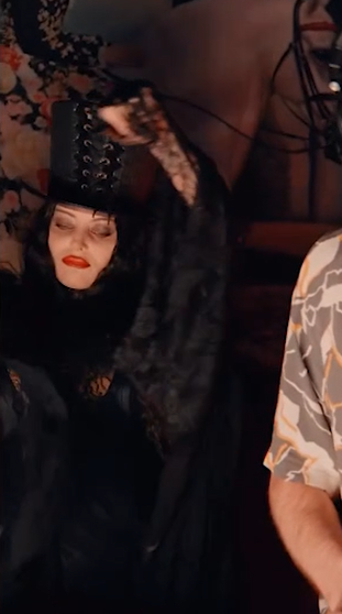 Cum s-a costumat Delia Matache de Halloween. Artista a făcut furori cu outfitul, la una dintre cele mai cool petreceri din Capitală
