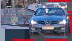 Primele imagini cu fiul Romaniței Iovan în trafic, după ce și-a luat permisul de conducere. Și-a făcut fenta la volan!