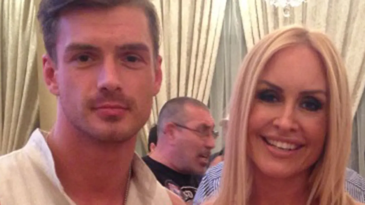 Vica a cucerit toti barbatii cu decolteul asta! Vladau nu s-a abtinut si s-a pozat cu ea