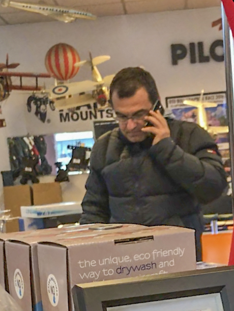 ”Ardiles” din Las Fierbinți a făcut o criză de nervi într-un magazin: ”Îi dau foc și mă p@ș pe ea!”