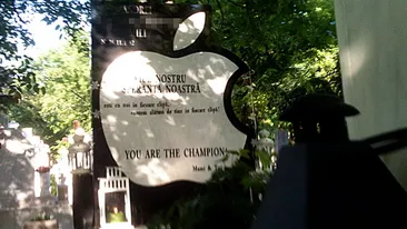 Parintii unui tanar informatician i-au facut un monument funerar aparte! Andrei era programator si a murit la nici 21 de ani!