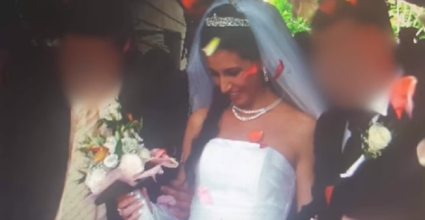 Pariu că nu o recunoști! Cum arăta Mirela de la Insula Iubirii, atunci când a fost trimisă în închisoare. Vedeta de la Antena 1 era departe de diva din prezent