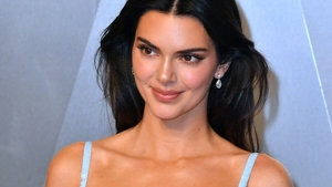 Trend periculos pe TikTok, promovat și de Kendall Jenner: Poate un medicament împotriva acneei să micșoreze nasul? Ce spun specialiștii