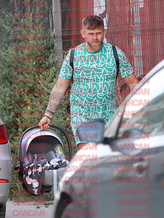 Răzvan Kovacs, alături de fetița lui, nou-născută