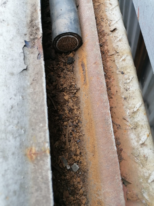Cablul telefonic a fost secționat
