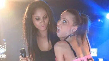 Proaspata mamica are porniri perverse! Laurette catre o colega: Ce te-as pune capra! Din culisele concursului Cel mai bombat fund din showbiz