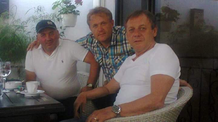 Ilie Balaci și doi dintre apropiații săi, la Bistreț