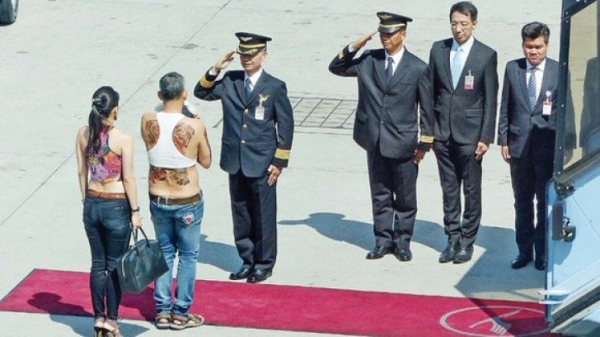 A murit regele care deţinea recordul pentru cea mai lungă domnie! Prinţul moştenitor s-a tatuat pe tot corpul şi… Imagini incredibile!