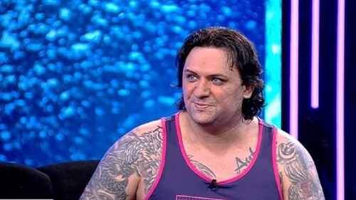 Cât costă un "platou cu draci pe el" de la terasa lui Luis Stan? Lumea se înghesuie la restaurantul celui care a rupt Tik Tok-ul
