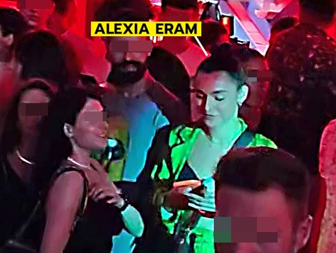 Alexia Eram a butonat telefonul toată seara / (Sursa: Captură video)