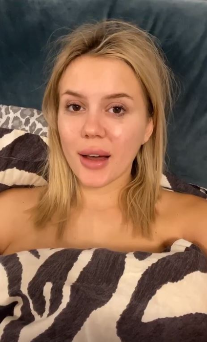“Nu vreau sub nicio formă să cedez și să-i spun: «Șterge, Doamne iartă-mă Instagramul ăla», pentru că nu vreau, pentru că am orgoliu, pentru că eu i l-am făcut și eu i l-am băgat pe gât”, a mărturisit într-un mesaj video fosta concurentă de la “Bravo ai stil!” © Instagram Stories