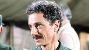Tragedie în lumea filmului! Allan Arbus, psihiatrul Sidney Freedman din "M.A.S.H.", a murit din cauza unei insuficienţe cardiace