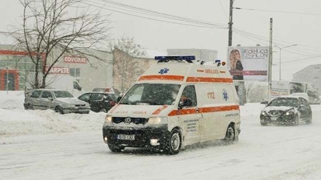 O fetita de 6 luni, blocata in nameti! Autoritatile au facut tot posibilul pentru a o duce la spital