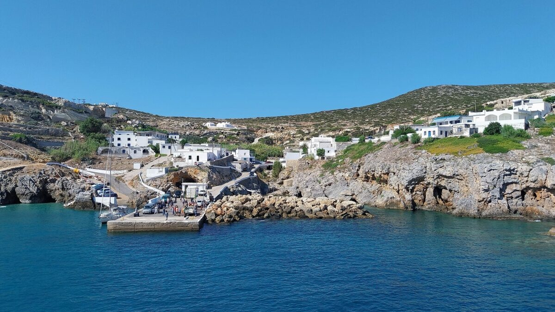 Primești casă și bani lunar dacă te muți în acest paradis din Grecia. Trebuie să îndeplinești o singură condiție