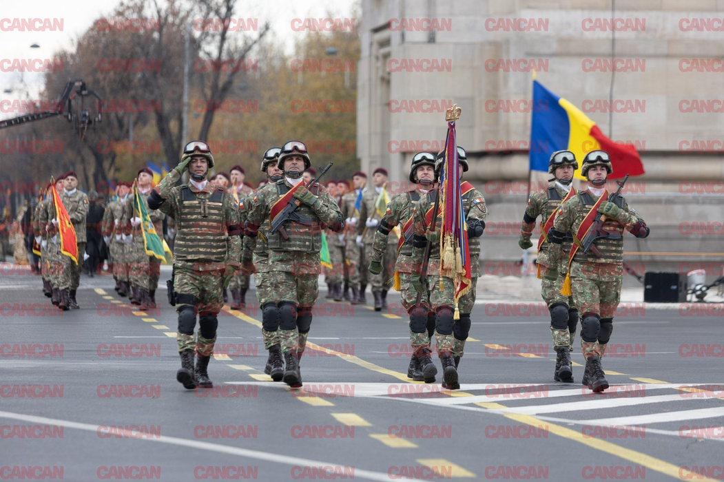 Imagini LIVE de la parada militară de 1 decembrie. Cum au apărut poliţistele la defilare. FOTO