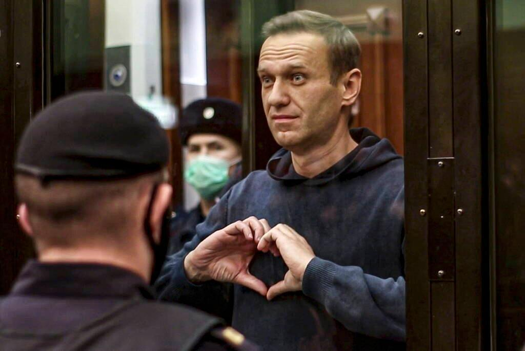 Mama lui Aleksei Navalnîi, strigăt de disperare în fața închisorii unde a murit fiul său. Ce îi cere lui Vladimir Putin. „Depinde doar de tine”