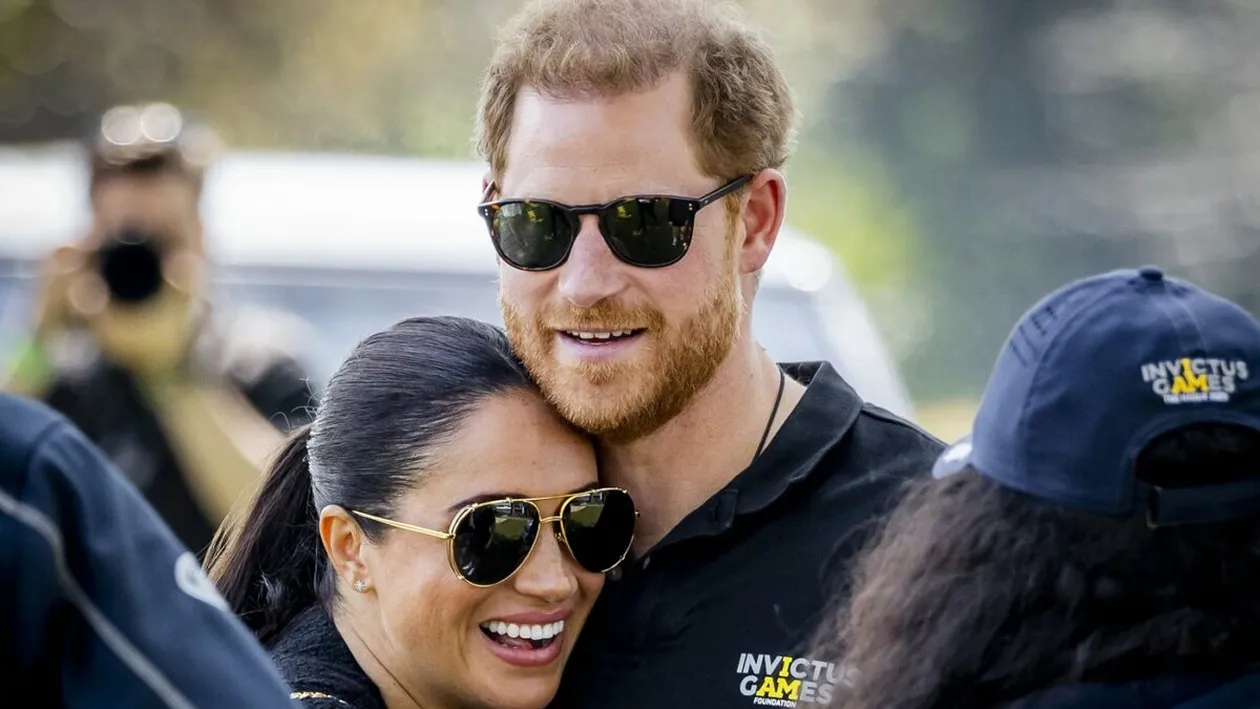 Răsturnare de situație. Meghan Markle și copiii ar urma să meargă până la urmă în Marea Britanie alături de prințul Harry