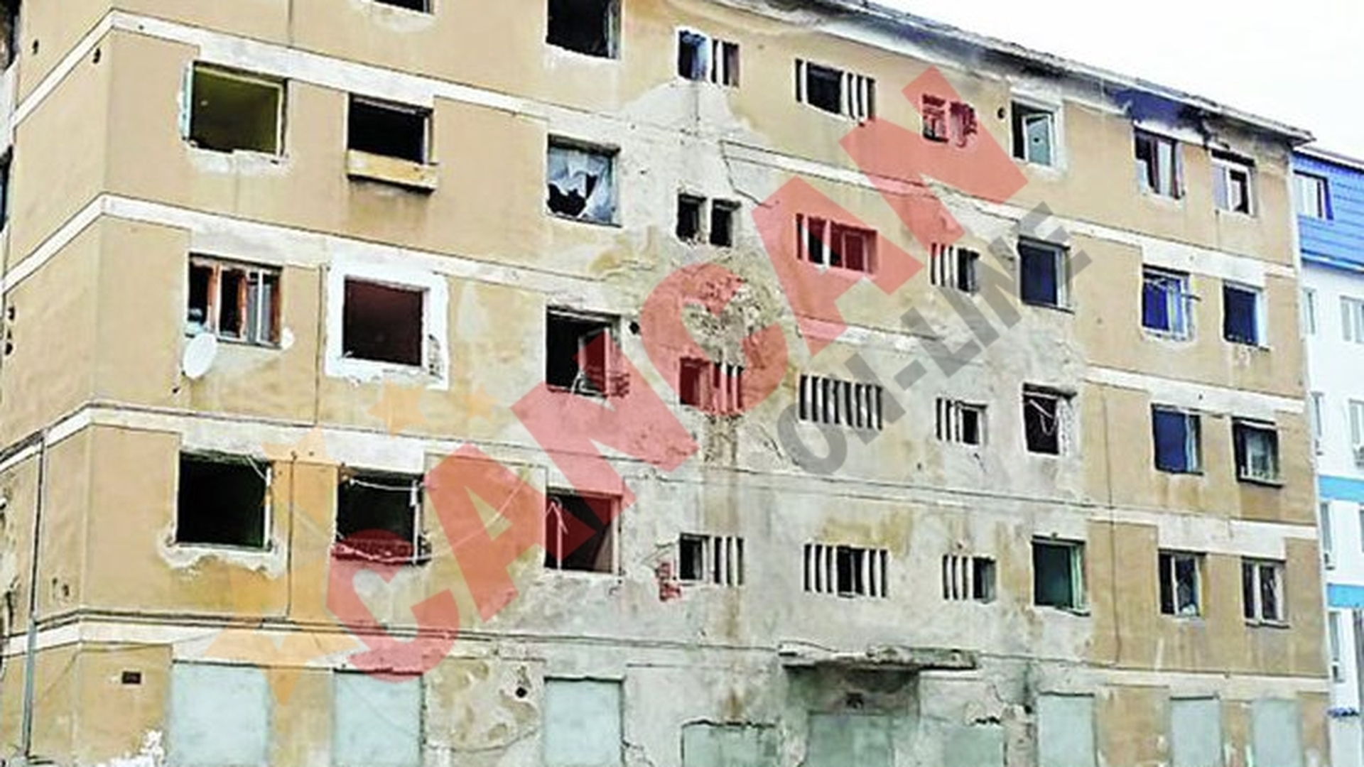 Au zidit usile si geamurile de frica romilor