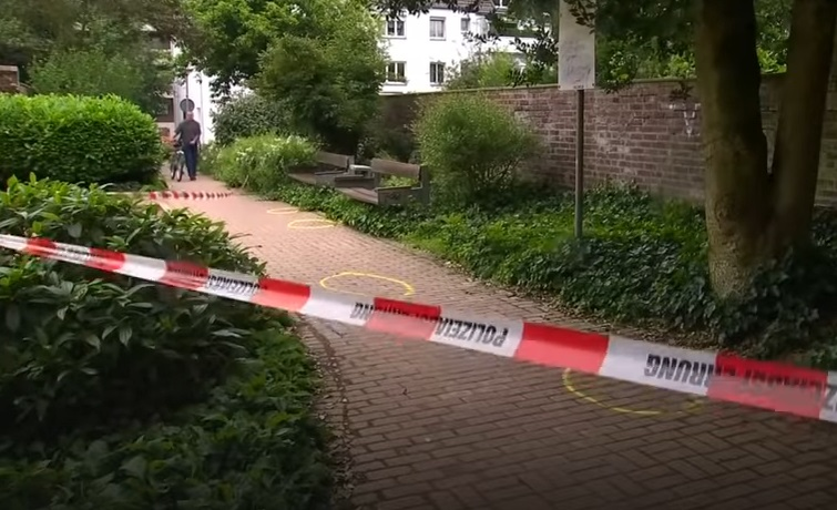 Sfâșietor! Unde stă rochia în care va fi îmbrăcată Iulia, fata de 15 ani ucisă în Germania: “Înmormântăm o prințesa”