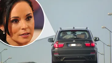 Greu cu el, dar mai greu fara el! Andreea Marin s-a mutat de acasa, dar mai trece din cand in cand prin fata casei lui Banica Jr.!