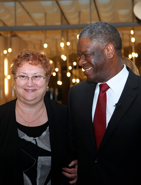 Renate Weber, alături de doctorul congolez Denis Mukwege