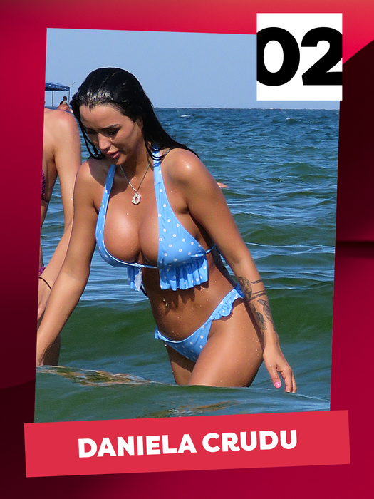 Topul vedetelor care și-au “descătușat” decolteurile XXXXXL la plajă. S-au aplecat și… Pe ce locuri sunt Bianca Drăgușanu, Delia ori Cristina ICH