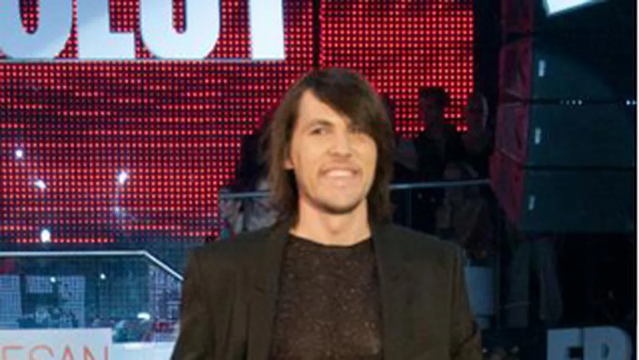 Rita Muresan nu se desparte de handbalisti! L-a bagat pe stelistul Adi Vasile in ultima ei colectie