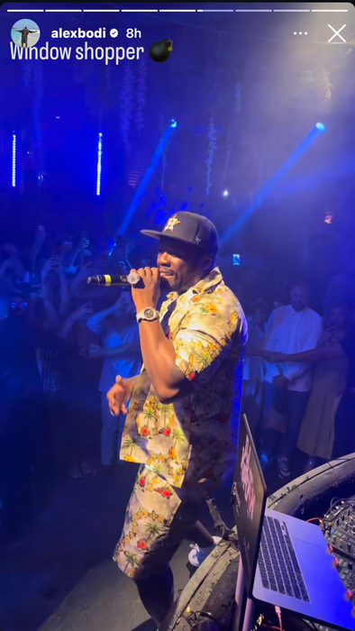 Alex Bodi a ”fugit” în Marbella să-l vadă pe 50 Cent! Rapperul a susținut un concert în România, dar musculosul n-a stat cu oamenii de rând. VIDEO