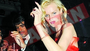 Eva Herzigova s-a imbatat