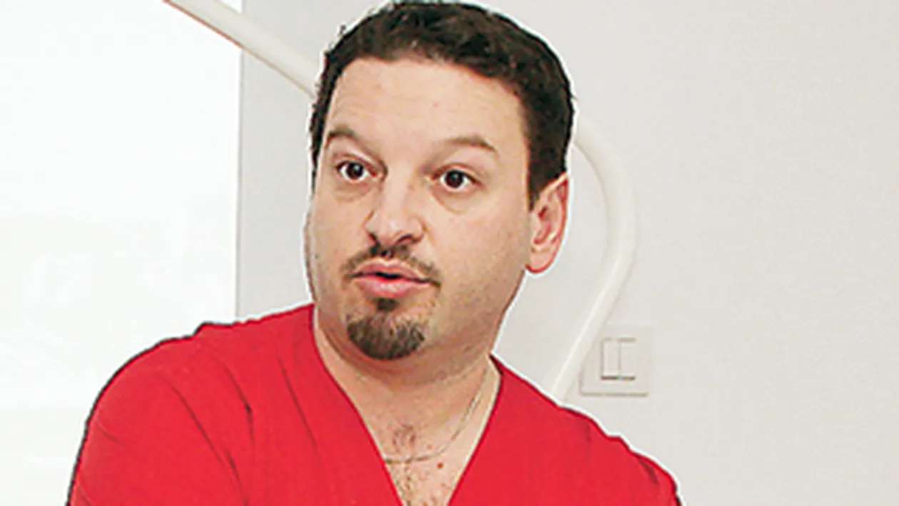 Ridurile de pe gat, estompate prin tratamente cu lumina intens pulsata